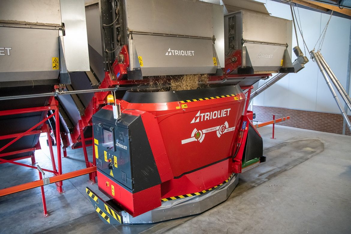 A-wheeled-robot-can-give-a-dairy-farmer-a-balanced-ration