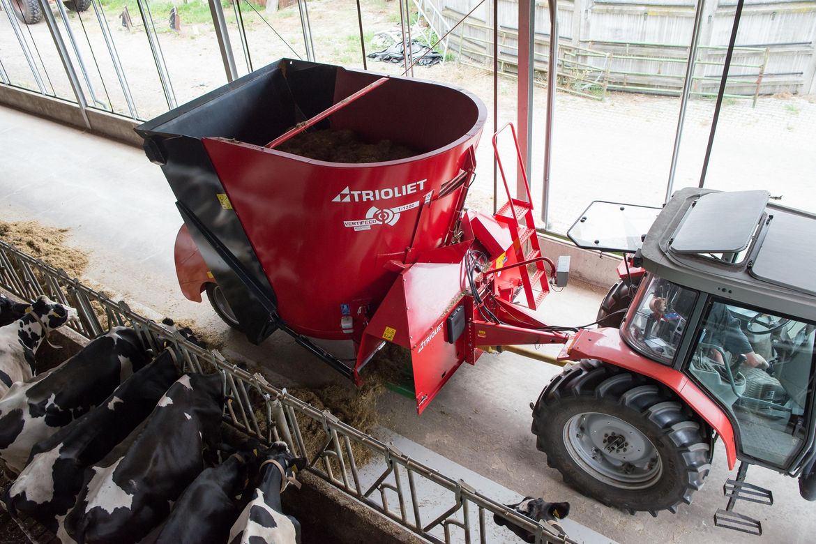 A-self-loading-silage-wagon-can-be-used-for-bales-of-grass-silage-to-be-loaded-mixed-and-discharged-effortlessly