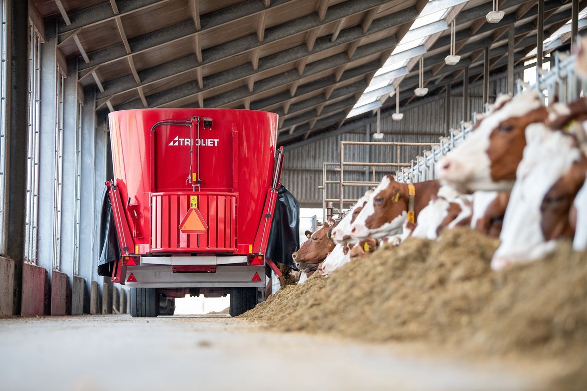 Feed mixer side discharge doors Mixer feeder 
