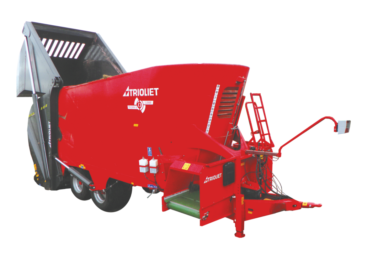 The-Triomix-self-loading-feed-mixer-features-a-moving-cutting-knife