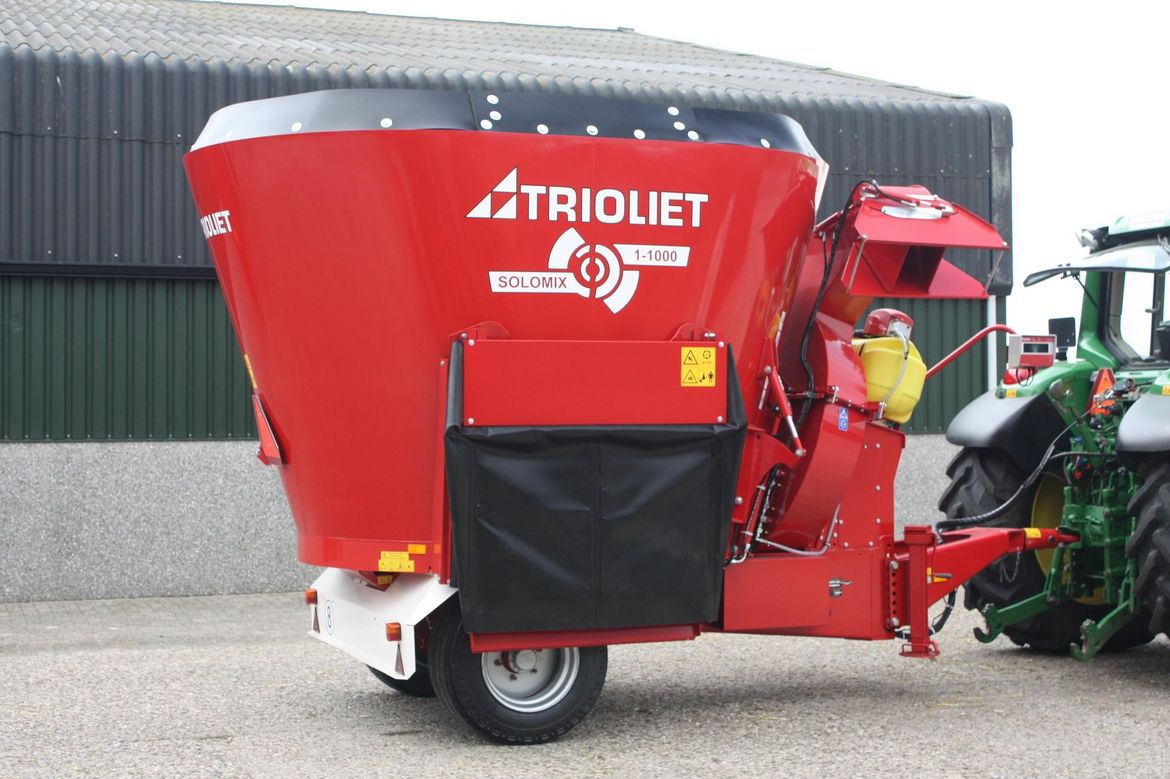 The-best-tub-mixer-with-straw-blower-is-from-Trioliet