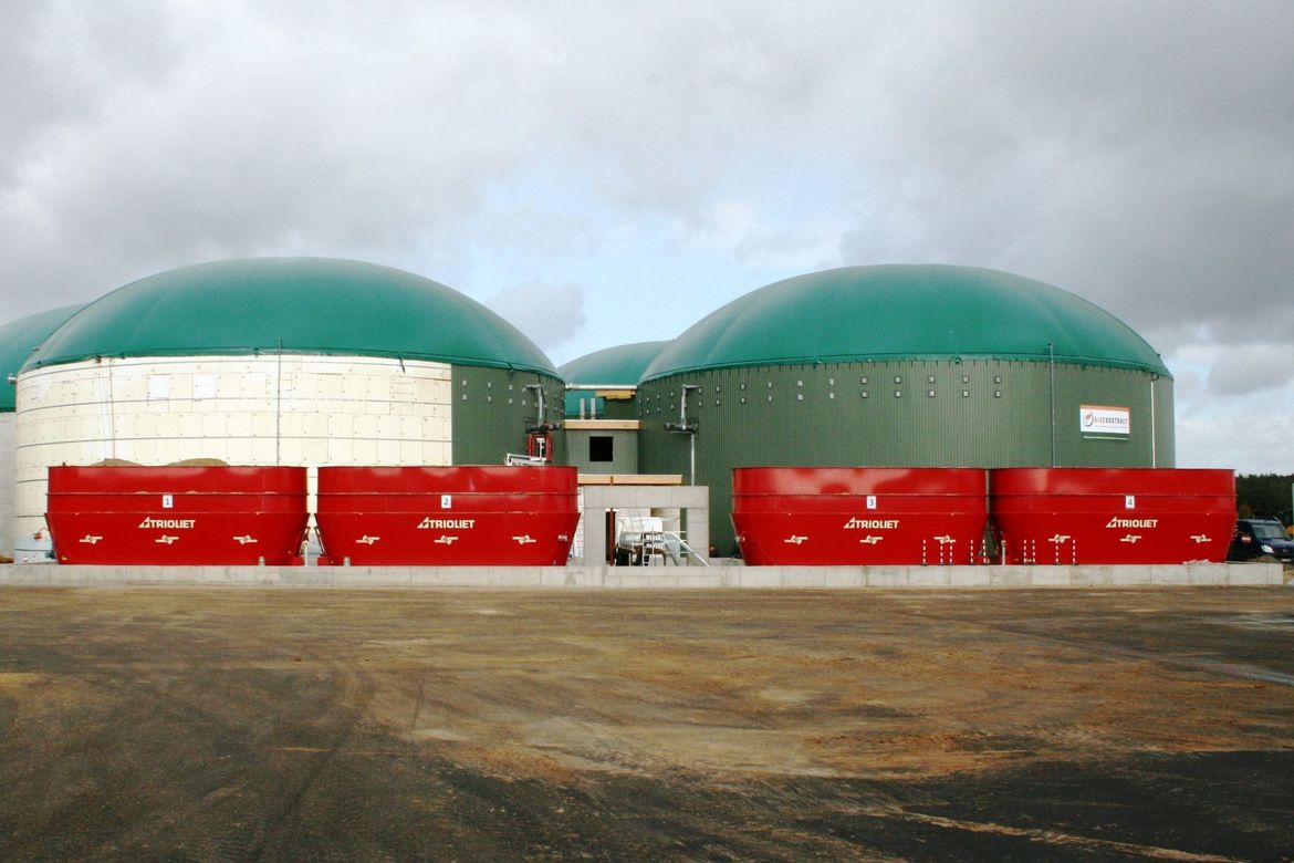 A-stationary-mixer-wagon-for-biogas-will-produce-energy-for-farmers