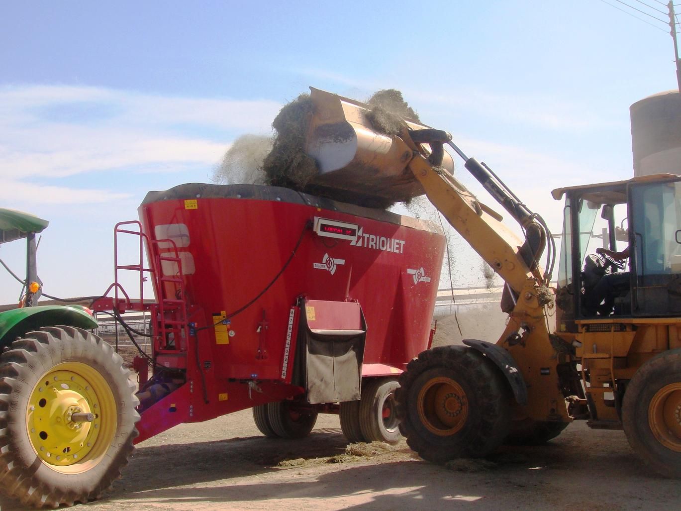 This-diet-feeder-is-a-heavy-duty-feed-mixer