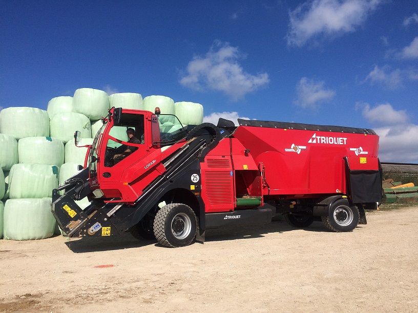 View-the-best-self-propelled-feeder-wagon-of-Trioliet-for-cows