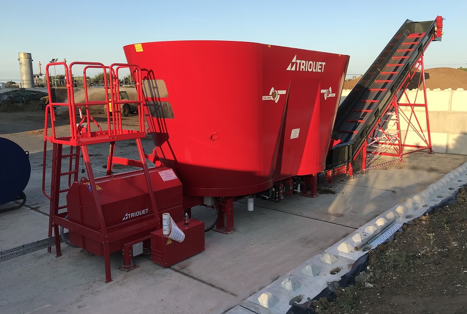 A-livestock-stationary-feed-mixer-of-Trioliet-is-supreme-good-quality